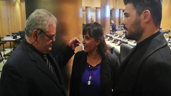 Foto del momento en el que Ana Miranda y Rufián reprochan no poder entrar Foto del momento en el que Ana Miranda y Rufián reprochan no poder entrar