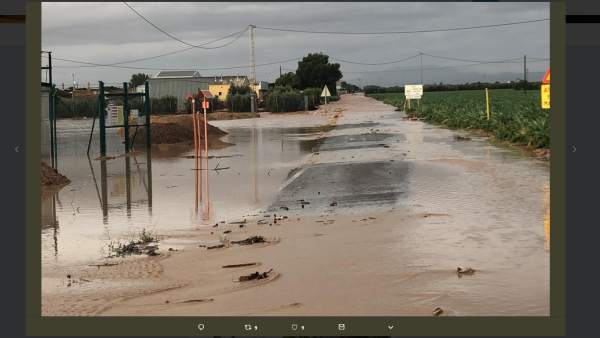 Imagen de una carretera cortada por las lluvias en la Región Imagen de una carretera cortada por las lluvias en la Región