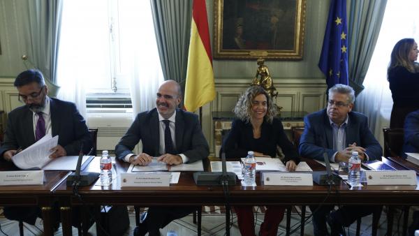 Meritxell Batet, cuando era ministra de Política Territorial, junto al exsecretario de Estado, Ignacio Sánchez Amor. Meritxell Batet, cuando era ministra de Política Territorial, junto al exsecretario de Estado, Ignacio Sánchez Amor.