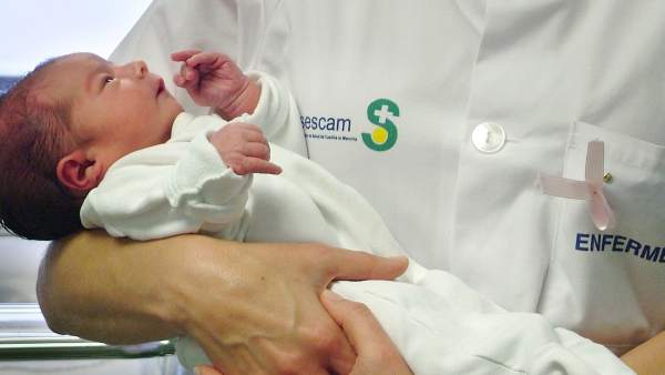Nacimiento de un bebé en el Hospital de Guadalajara Nacimiento de un bebé en el Hospital de Guadalajara