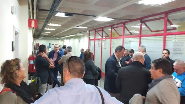 Encierro de trabajadores de la XER Encierro de trabajadores de la XER