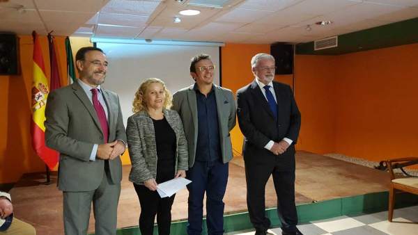 El consejero de Fomento, Felipe López, y el alcalde de Cádiz, José María Gonzále El consejero de Fomento, Felipe López, y el alcalde de Cádiz, José María Gonzále