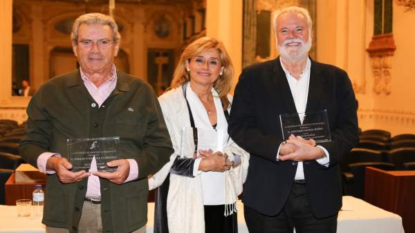 Socios de honr de la Sociedad Filarmónica de Badajoz Socios de honr de la Sociedad Filarmónica de Badajoz