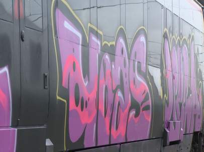 Limpiar los graffitis de los trenes costará más de 15 millones de euros