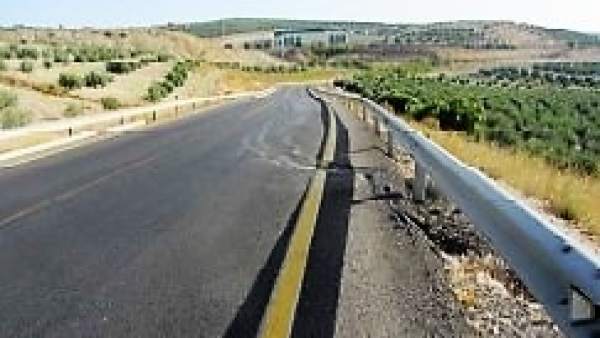 La carretera A-315 a su paso por Torreperogil. La carretera A-315 a su paso por Torreperogil.