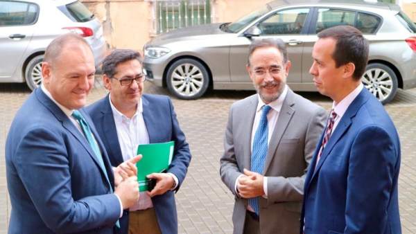 Felipe López durante su visita a Garrucha Felipe López durante su visita a Garrucha