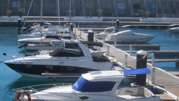 Barco, turismo, nautico, lujo, málaga, club, mediterráneo, atraque, costa Barco, turismo, nautico, lujo, málaga, club, mediterráneo, atraque, costa