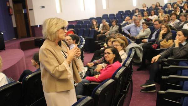 Charla de la doctora Verónica Casado Charla de la doctora Verónica Casado