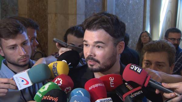 Gabriel Rufián en los pasillos del Parlament Gabriel Rufián en los pasillos del Parlament