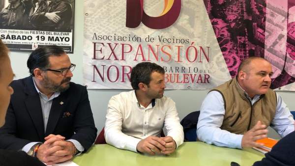 Reunión entre Julio Millán, la asociación Expansión Norte y Ciudadanos por Jaén Reunión entre Julio Millán, la asociación Expansión Norte y Ciudadanos por Jaén