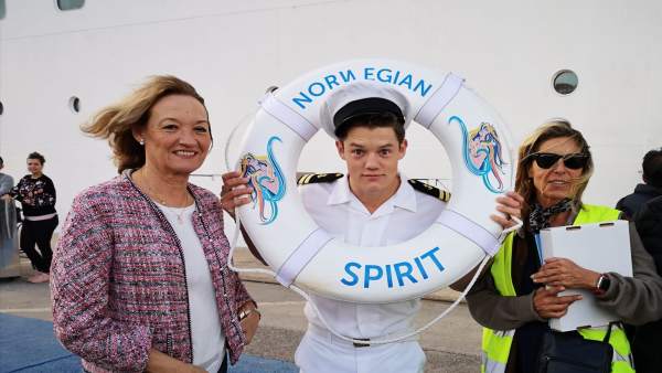 Carmen Ortiz recibe al crucero 'Norwegian Spirit' Carmen Ortiz recibe al crucero 'Norwegian Spirit'