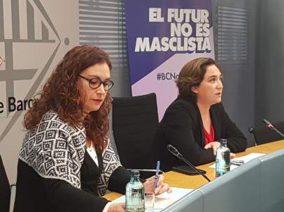 Ada Colau y Laura Pérez.