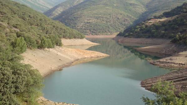 Embalse de Mansilla en La Rioja Embalse de Mansilla en La Rioja