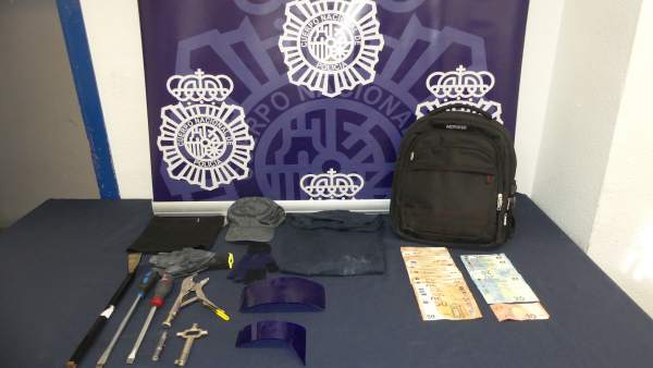 Policia Nacional Nota De Prensa Y Foto 'La Policía Nacional Detiene A Dos Hombre Policia Nacional Nota De Prensa Y Foto 'La Policía Nacional Detiene A Dos Hombre