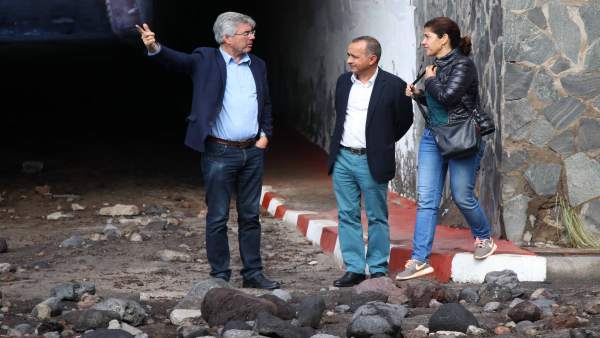 Dávila, con el subdelegado Dávila, con el subdelegado