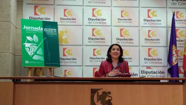 Auxiliadora Pozuelo, en rueda de prensa Auxiliadora Pozuelo, en rueda de prensa