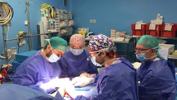 Realitzen la transició de dona a home amb una única cirurgia "pionera" Realitzen la transició de dona a home amb una única cirurgia "pionera"
