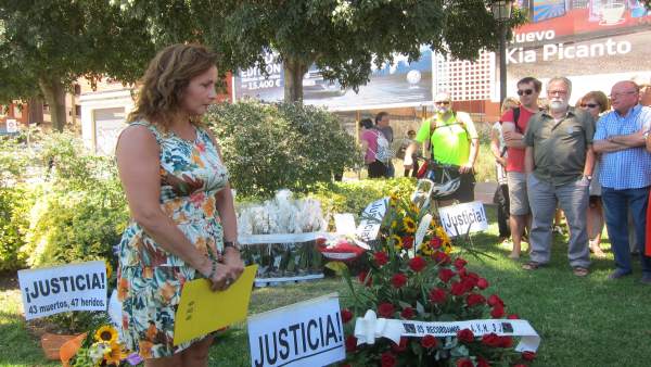Homenaje de la AVM3J a las víctimas en un aniversario del accidente. Archivo Homenaje de la AVM3J a las víctimas en un aniversario del accidente. Archivo