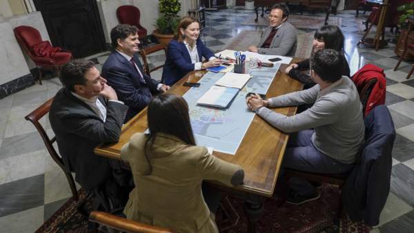 Reunión del Ayuntamiento de Cádiz con Torrot Reunión del Ayuntamiento de Cádiz con Torrot