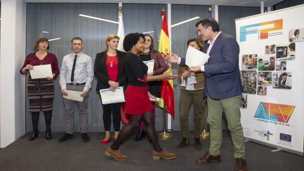 Mañanes Entrega Los Premios De Educación Secundaria Para Personas Adultas Mañanes Entrega Los Premios De Educación Secundaria Para Personas Adultas