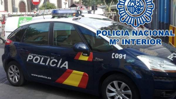 Coche de la Policía Nacional en La Laguna Coche de la Policía Nacional en La Laguna