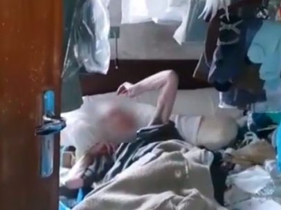 Anciano rescatado de su casa