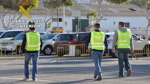 Agentes de la Guardia Civil Agentes de la Guardia Civil