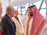 El rey Juan Carlos y el príncipe heredero de Arabía Saudí, Mohamed bin Salman