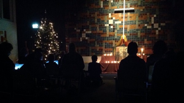 Celebración religiosa en la iglesia holandesa donde están ayudando a los refugiados en las pasadas Navidades. Celebración religiosa en la iglesia holandesa donde están ayudando a los refugiados en las pasadas Navidades.