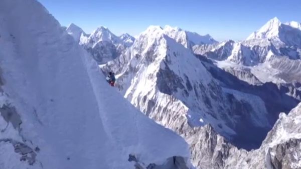 El alpinista David Lama, en el Himalaya El alpinista David Lama, en el Himalaya