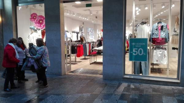 Rebajas en un comercio Rebajas en un comercio
