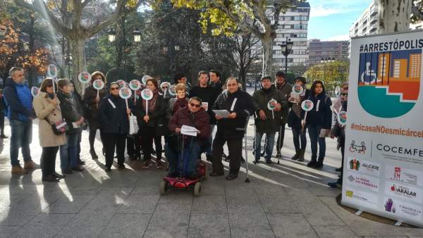 Concentración de La Rioja sin Barreras Concentración de La Rioja sin Barreras