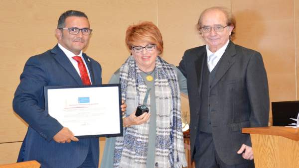Diputación recibe uno de los premios 'Ciudadanos'. Diputación recibe uno de los premios 'Ciudadanos'.