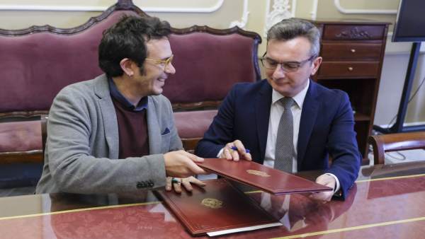 Alcalde de Cádiz y rector de la UCA firman un convenio para celebrar Innovazul Alcalde de Cádiz y rector de la UCA firman un convenio para celebrar Innovazul