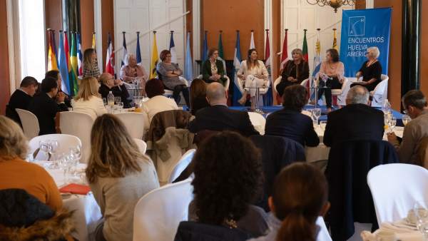 Coloquio organizado por la Diputación y la UNIA. Coloquio organizado por la Diputación y la UNIA.