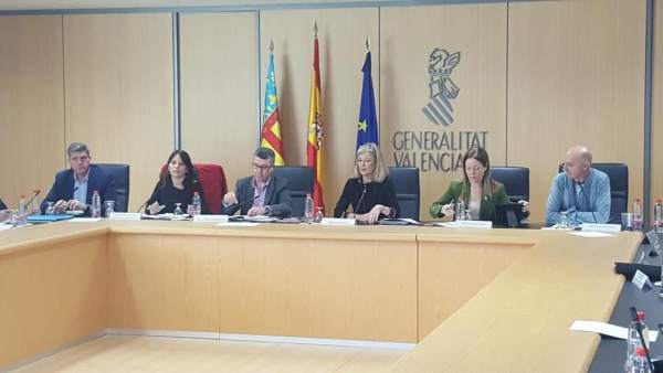 La Generalitat i sindicats acorden convocar oposicions per a més de 2.400 llocs en l'OPO de 2018 La Generalitat i sindicats acorden convocar oposicions per a més de 2.400 llocs en l'OPO de 2018