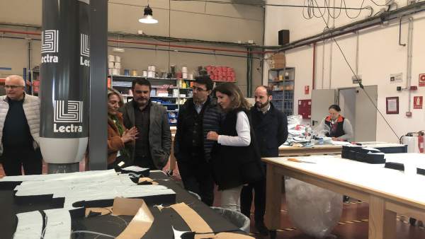 Mario Jiménez visita una empresa en Ayamonte. Mario Jiménez visita una empresa en Ayamonte.