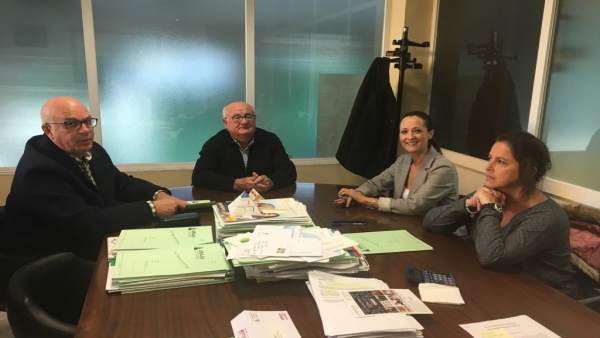 Las candidatas del PP Maribel Lozano y Catalina García en la reunión con Asaja. Las candidatas del PP Maribel Lozano y Catalina García en la reunión con Asaja.
