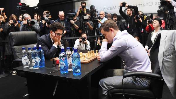 Carlsen y Caruana Carlsen y Caruana