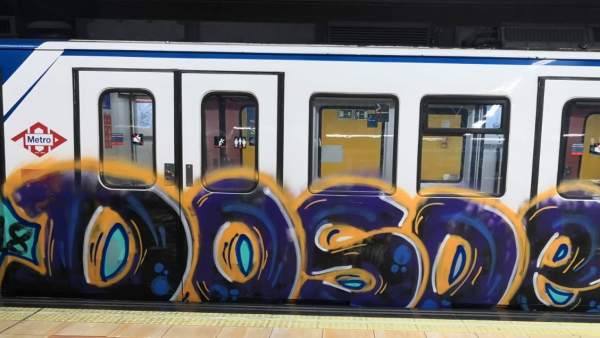Nuevo vagón de Metro con grafitis Nuevo vagón de Metro con grafitis