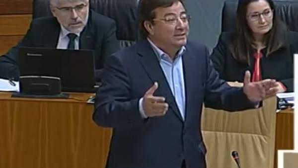 Vara en el pleno de la ASamblea Vara en el pleno de la ASamblea