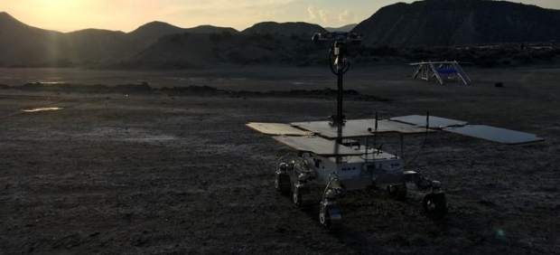 Prorotipo del rover ExoMars en el desierto de Tabernas.