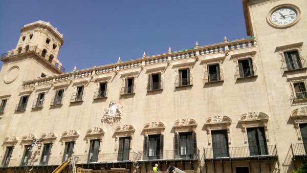 Fachada del Ayuntamiento Fachada del Ayuntamiento