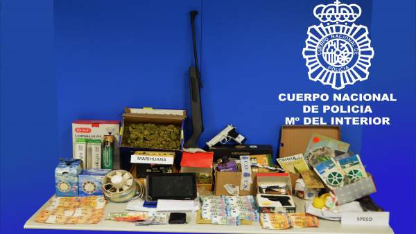 Elementos incautados a la familia detenida en Miranda de Ebro Elementos incautados a la familia detenida en Miranda de Ebro