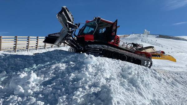 Sierra Nevada prepara la apertura de la Laguna de las Yeguas Sierra Nevada prepara la apertura de la Laguna de las Yeguas