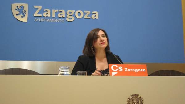 Sara Fernández este jueves en el Ayuntamiento. Sara Fernández este jueves en el Ayuntamiento.