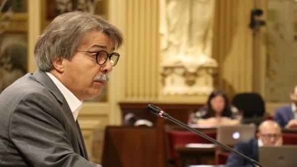 El diputado de Ciudadanos, Xavier Pericay, en el Parlament El diputado de Ciudadanos, Xavier Pericay, en el Parlament