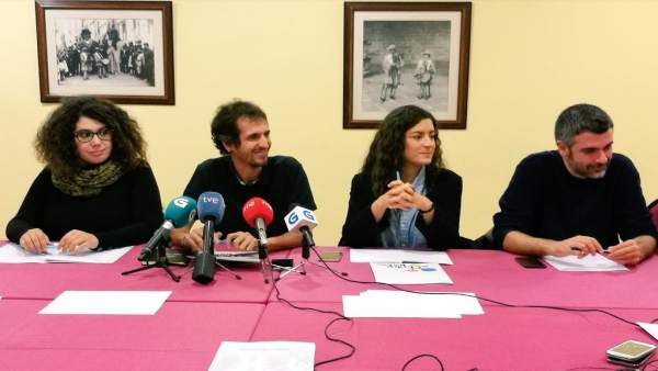 David Bruzos y miembros de la candidatura 'Entre todas' de En Marea David Bruzos y miembros de la candidatura 'Entre todas' de En Marea