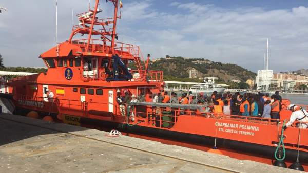 Inmigrantes llegados al puerto de Málaga Inmigrantes llegados al puerto de Málaga