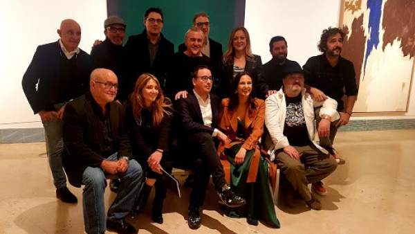 Foto de grupo de los chefs pasteleros que han colaborado en el libro "El Thyssen en el plato" Foto de grupo de los chefs pasteleros que han colaborado en el libro "El Thyssen en el plato"